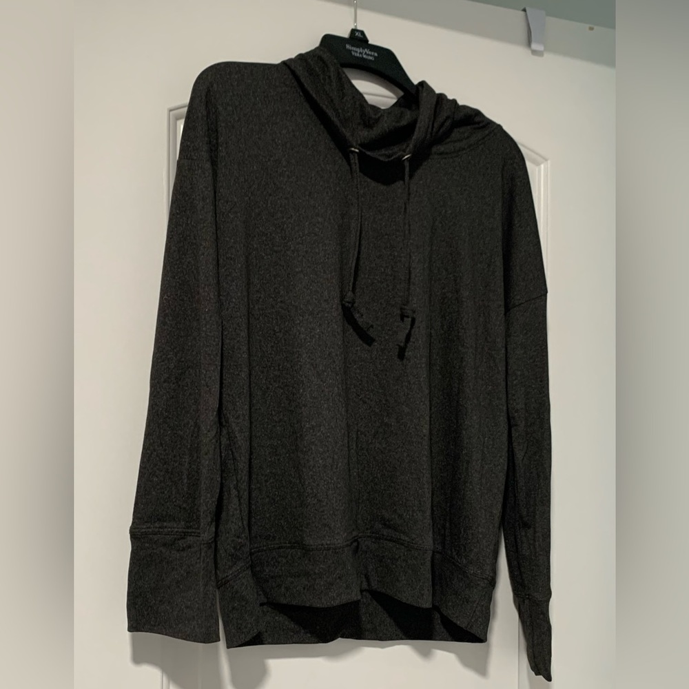 Ebb & Flow Gray Active Long Sleeve Top